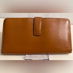 Lodis smooth leather wallet.